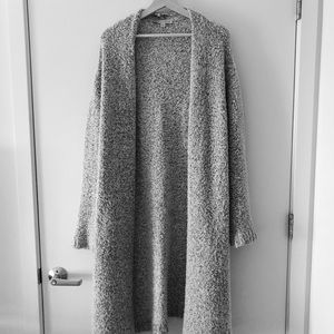 Oversized cardigan in grey